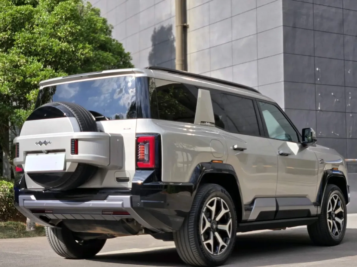 2025 FangChengBao Bao 8 2.0T 245HP L4 E-CVT PHEV 36.8KWH,autocango,china used car exporter,china ev exporter,chinese used car exporter,chinese used ev exporter