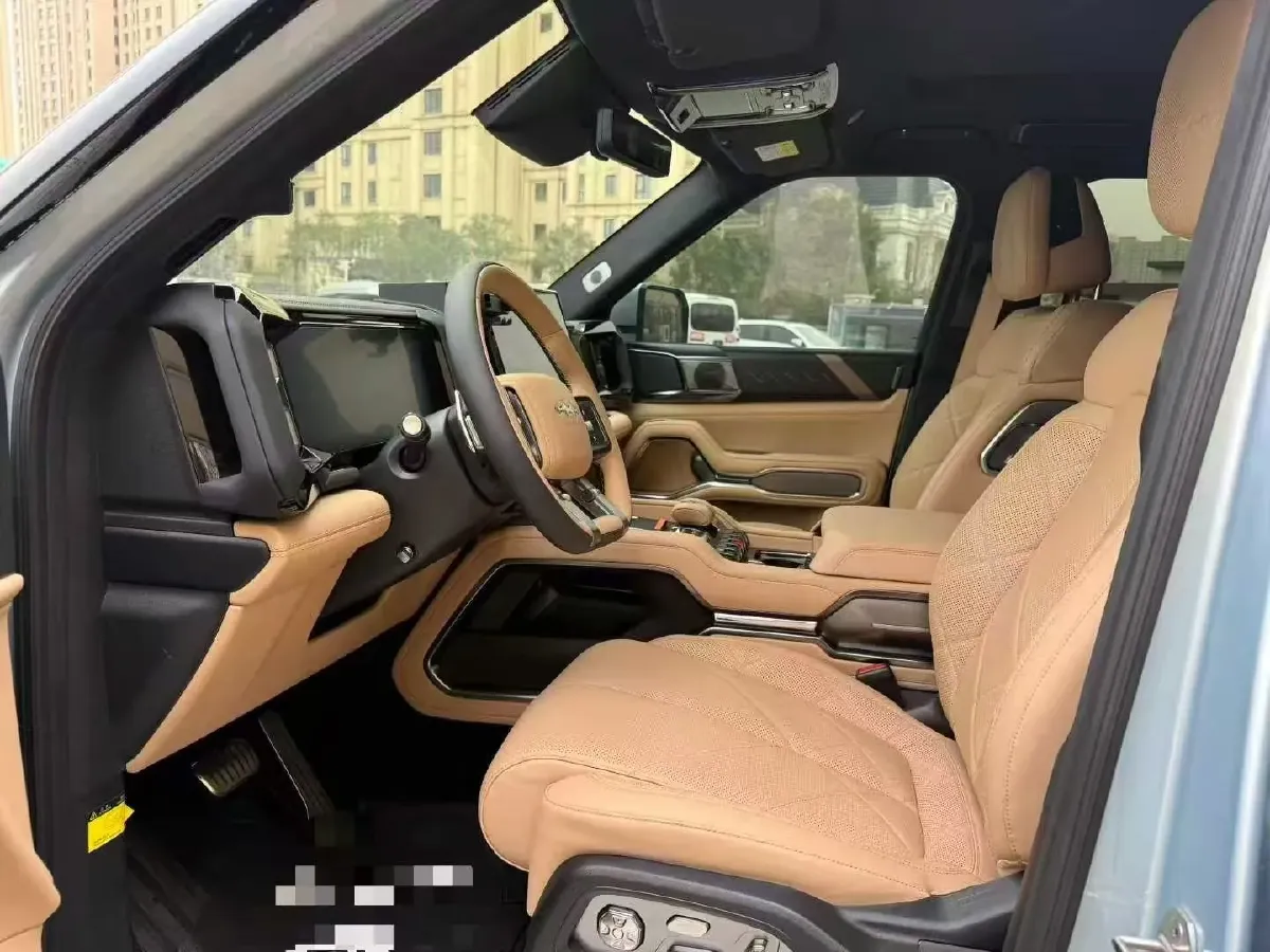 2025 FangChengBao Bao 8 2.0T 245HP L4 E-CVT PHEV 36.8KWH,autocango,china used car exporter,china ev exporter,chinese used car exporter,chinese used ev exporter