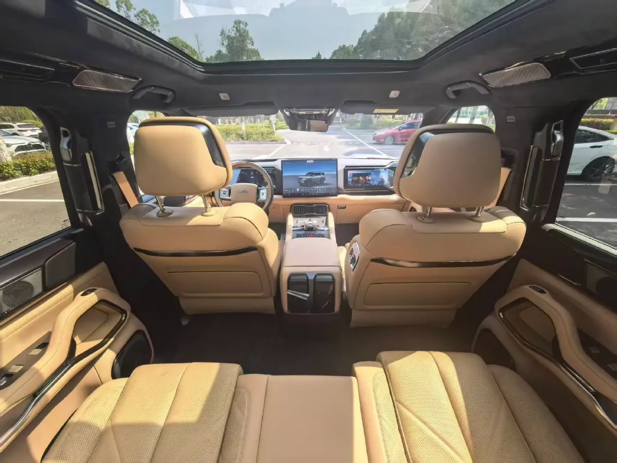 2025 FangChengBao Bao 8 2.0T 245HP L4 E-CVT PHEV 36.8KWH,autocango,china used car exporter,china ev exporter,chinese used car exporter,chinese used ev exporter