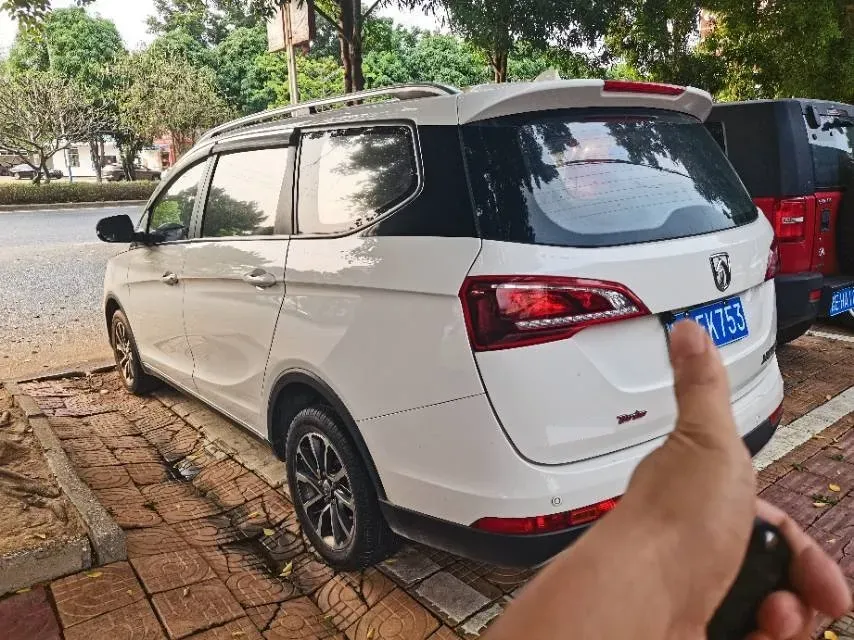 2021 BaoJun 730 1.5T 147HP L4 CVT,autocango,china used car exporter,china ev exporter,chinese used car exporter,chinese used ev exporter