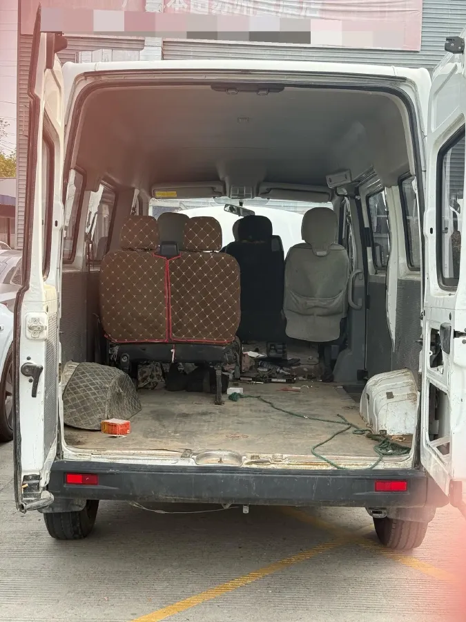 2020 MAXUS XinTu V80 2.5T 136HP L4 6MT,autocango,china used car exporter,china ev exporter,chinese used car exporter,chinese used ev exporter