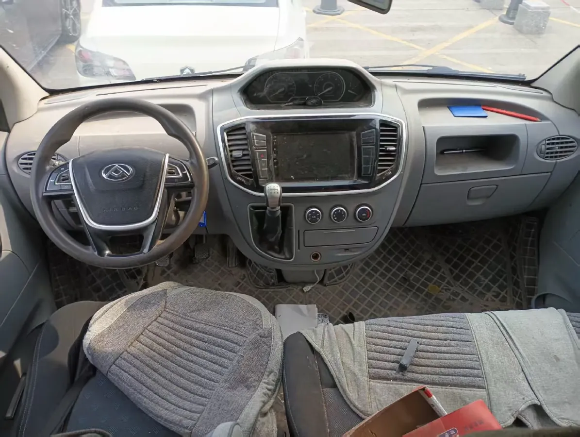 2020 MAXUS XinTu V80 2.5T 136HP L4 6MT,autocango,china used car exporter,china ev exporter,chinese used car exporter,chinese used ev exporter