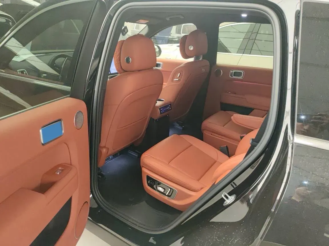 2024 Volvo S60 2.0T 197HP L4 7DCT,autocango,china used car exporter,china ev exporter,chinese used car exporter,chinese used ev exporter