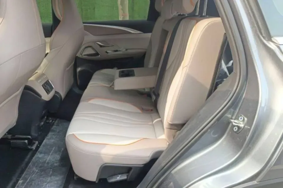 2024 BYD Song Pro 1.5L 110HP L4 E-CVT PHEV 12.9KWH,autocango,china used car exporter,china ev exporter,chinese used car exporter,chinese used ev exporter