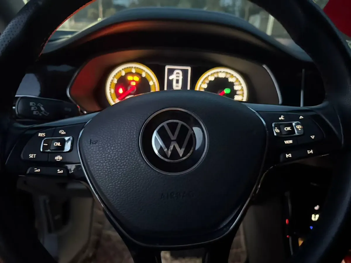 2020 Volkswagen Passat 2.0T 186HP L4 7DCT,autocango,china used car exporter,china ev exporter,chinese used car exporter,chinese used ev exporter