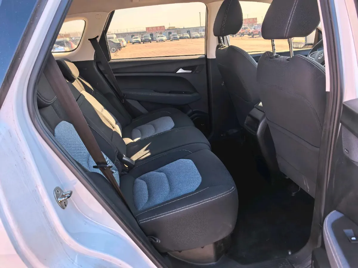 2018 BaoJun 530 1.5T 150HP L4 6MT,autocango,china used car exporter,china ev exporter,chinese used car exporter,chinese used ev exporter