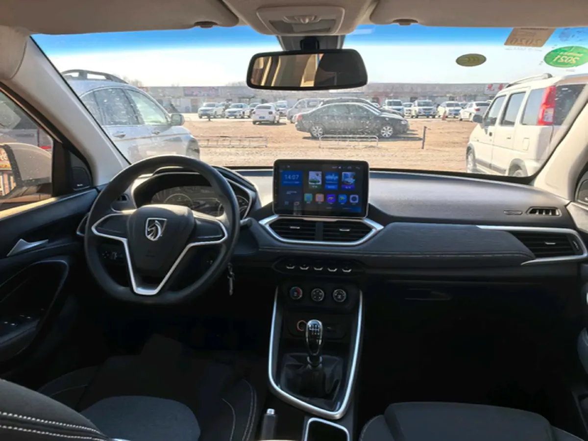 2018 BaoJun 530 1.5T 150HP L4 6MT,autocango,china used car exporter,china ev exporter,chinese used car exporter,chinese used ev exporter