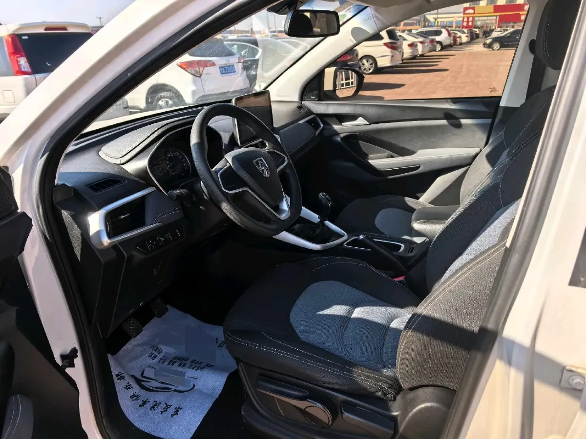 2018 BaoJun 530 1.5T 150HP L4 6MT,autocango,china used car exporter,china ev exporter,chinese used car exporter,chinese used ev exporter