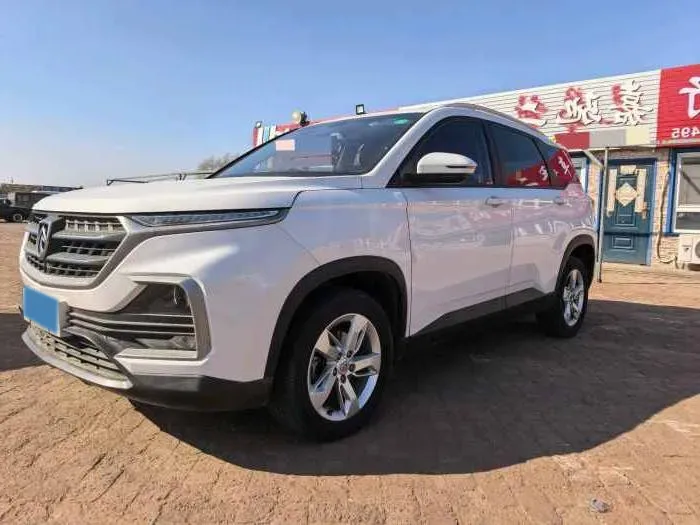 2018 BaoJun 530 1.5T 150HP L4 6MT,autocango,china used car exporter,china ev exporter,chinese used car exporter,chinese used ev exporter