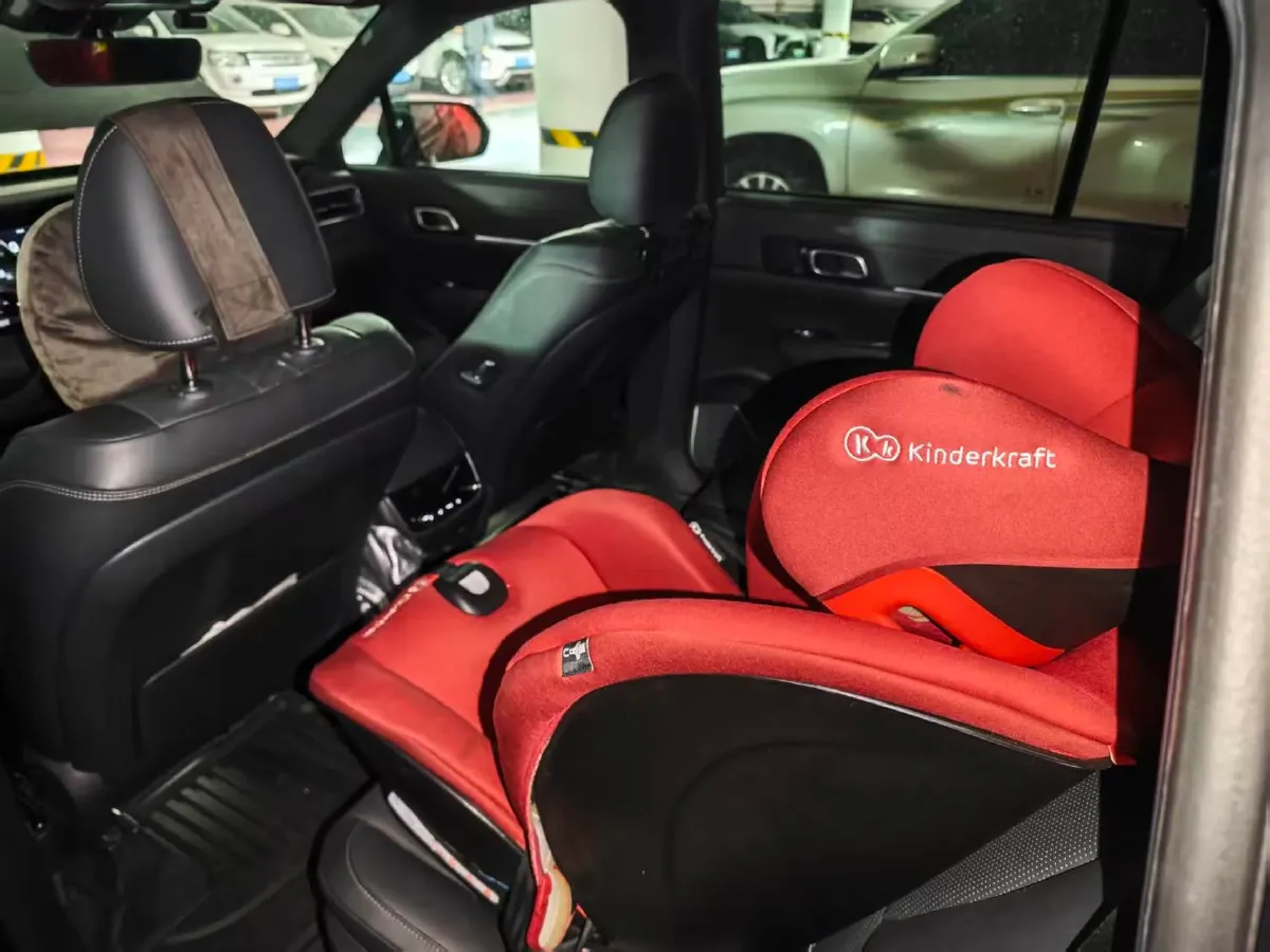 2020 Li ONE Range Extended 131HP REEV 40.5KWH,autocango,china used car exporter,china ev exporter,chinese used car exporter,chinese used ev exporter