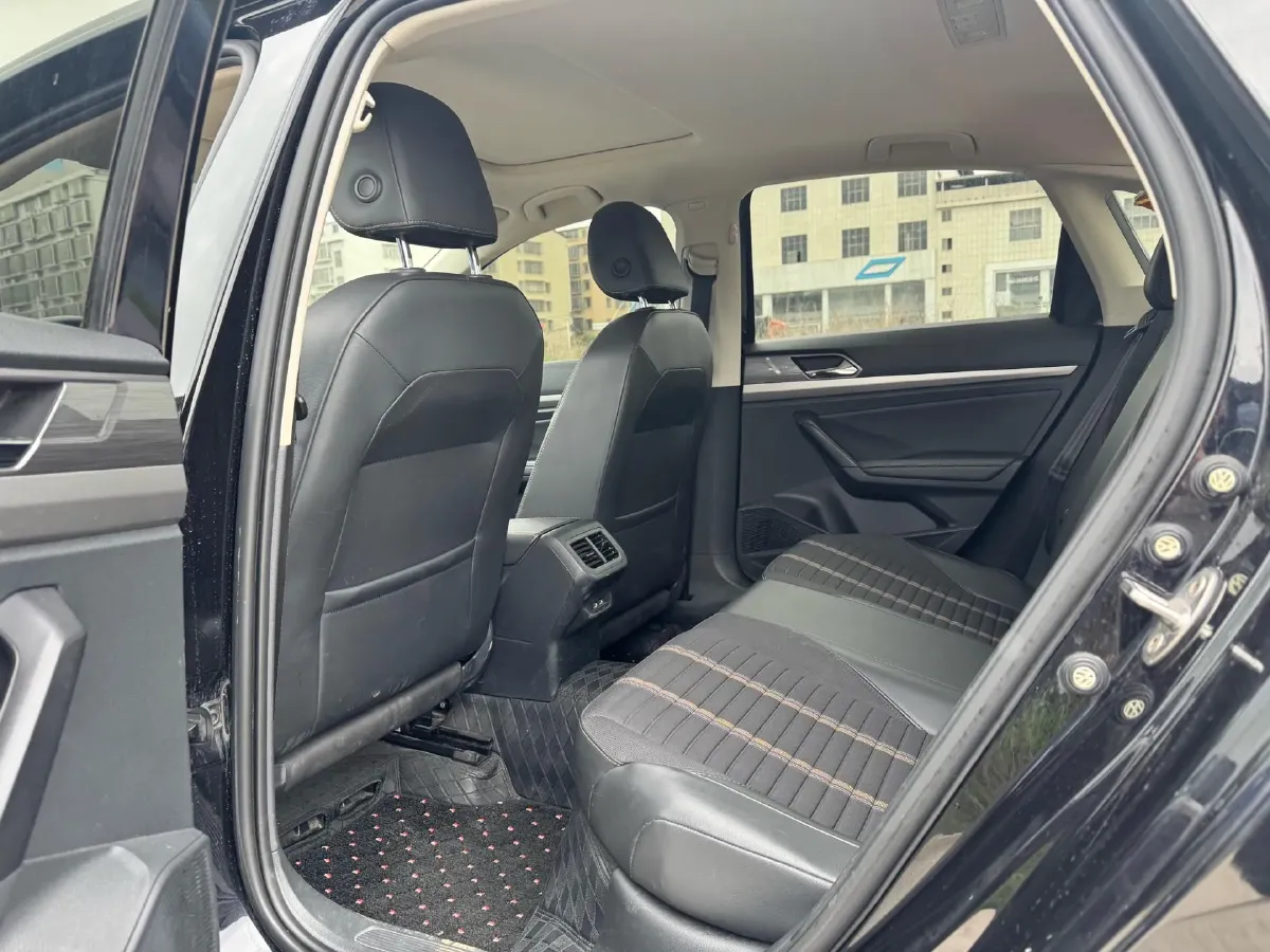 2018 Skoda Karoq 1.4T 150HP L4 7DCT,autocango,china used car exporter,china ev exporter,chinese used car exporter,chinese used ev exporter