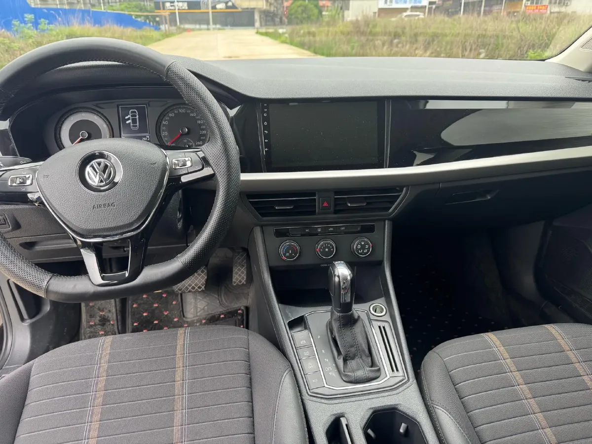 2018 Skoda Karoq 1.4T 150HP L4 7DCT,autocango,china used car exporter,china ev exporter,chinese used car exporter,chinese used ev exporter