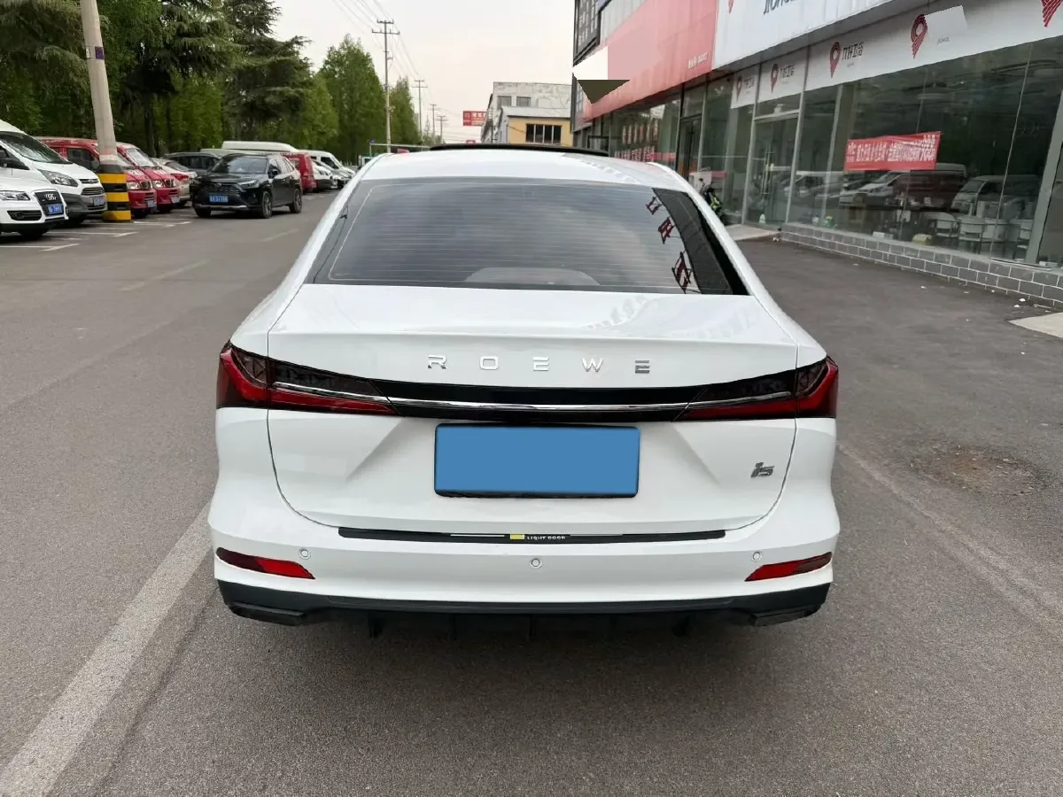 2023 Roewe i5 1.5L 129HP L4 5MT,autocango,china used car exporter,china ev exporter,chinese used car exporter,chinese used ev exporter