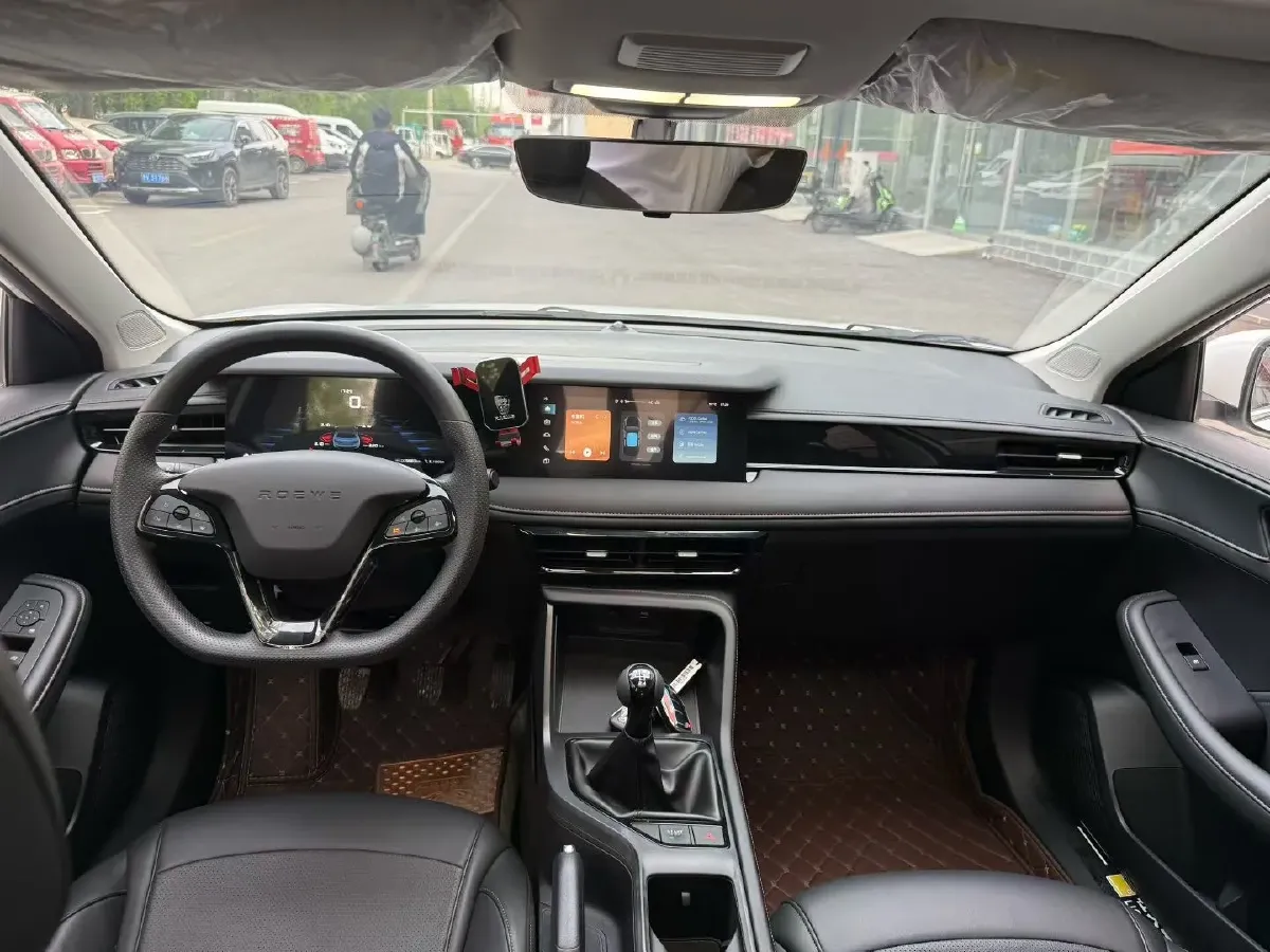 2023 Roewe i5 1.5L 129HP L4 5MT,autocango,china used car exporter,china ev exporter,chinese used car exporter,chinese used ev exporter