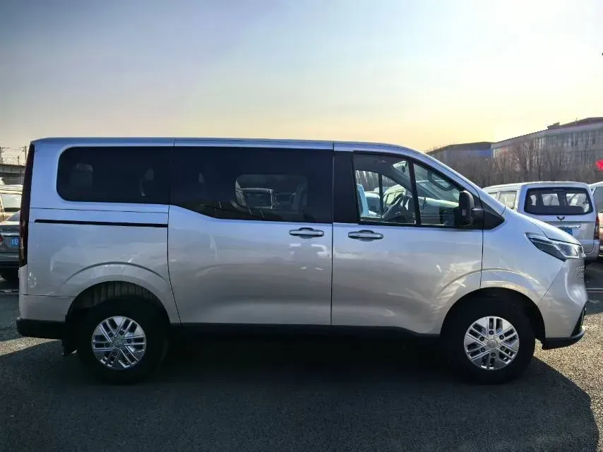 2023 MAXUS XinTu V70 2.0T 125HP L4 6MT,autocango,china used car exporter,china ev exporter,chinese used car exporter,chinese used ev exporter