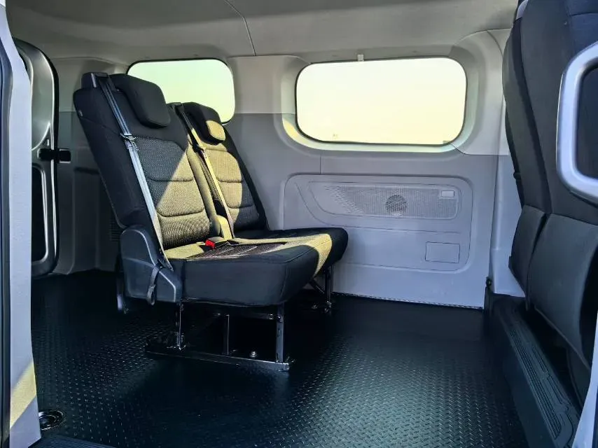 2023 MAXUS XinTu V70 2.0T 125HP L4 6MT,autocango,china used car exporter,china ev exporter,chinese used car exporter,chinese used ev exporter