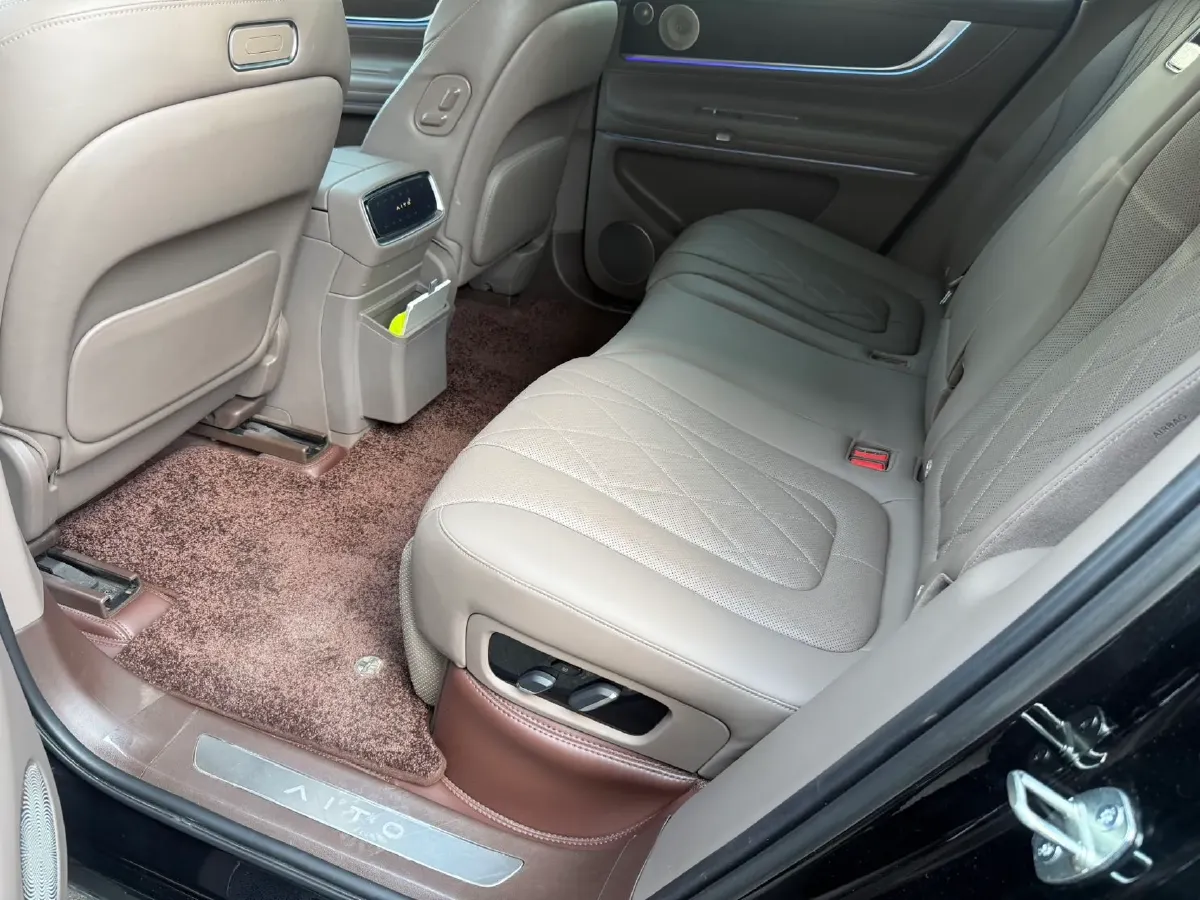 2024 AITO AITO M9 1.5T 152HP L4 REEV 42KWH,autocango,china used car exporter,china ev exporter,chinese used car exporter,chinese used ev exporter