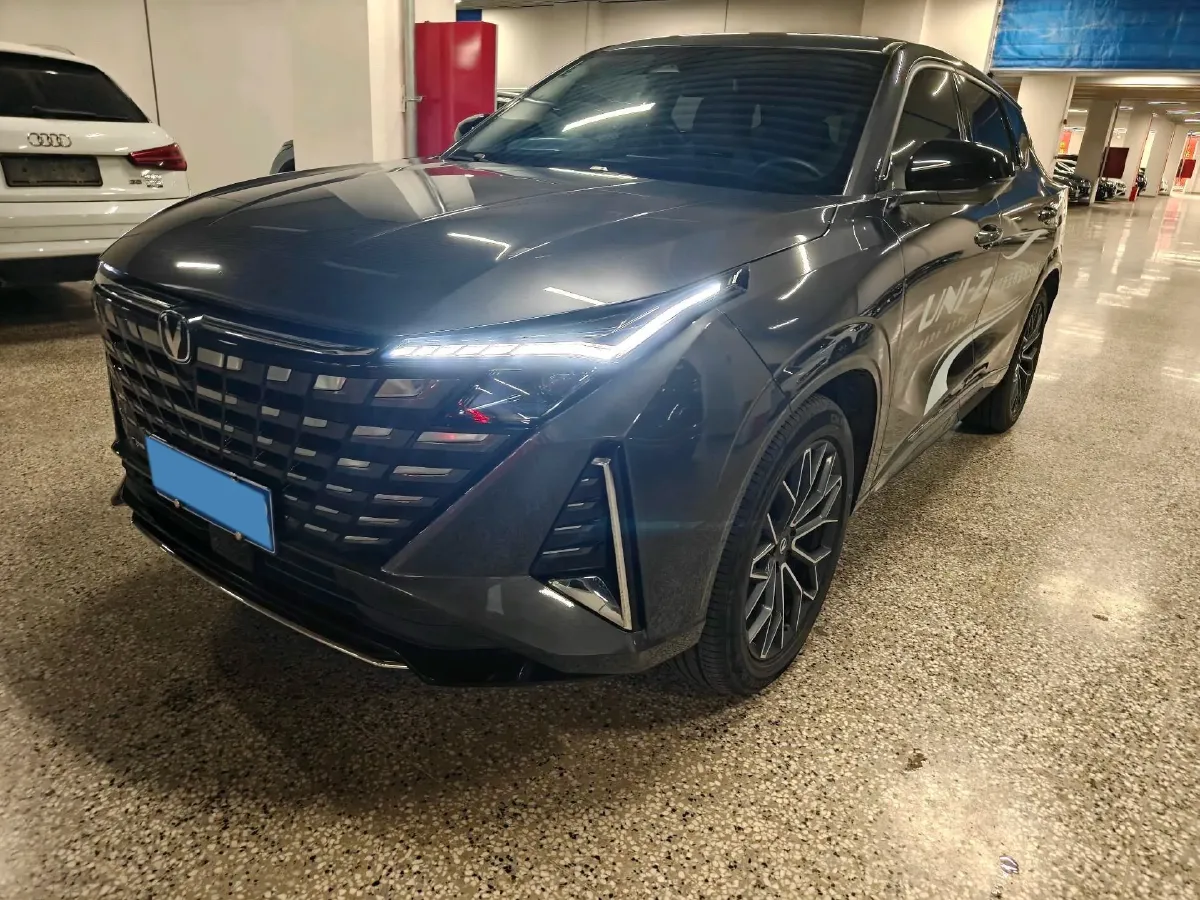 2025 ChangAn UNI-Z 1.5T 188HP L4 7DCT,autocango,china used car exporter,china ev exporter,chinese used car exporter,chinese used ev exporter
