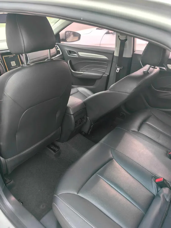 2017 Roewe i6 1.0T 125HP L3 7DCT,autocango,china used car exporter,china ev exporter,chinese used car exporter,chinese used ev exporter