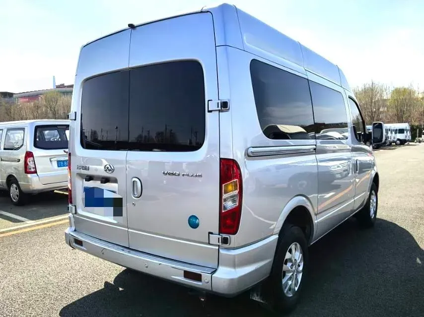 2021 MAXUS XinTu V80 2.0T 139HP L4 6MT,autocango,china used car exporter,china ev exporter,chinese used car exporter,chinese used ev exporter