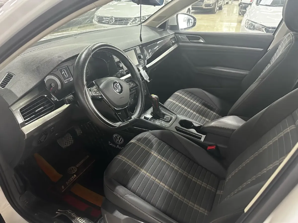 2018 Skoda Karoq 1.4T 150HP L4 7DCT,autocango,china used car exporter,china ev exporter,chinese used car exporter,chinese used ev exporter