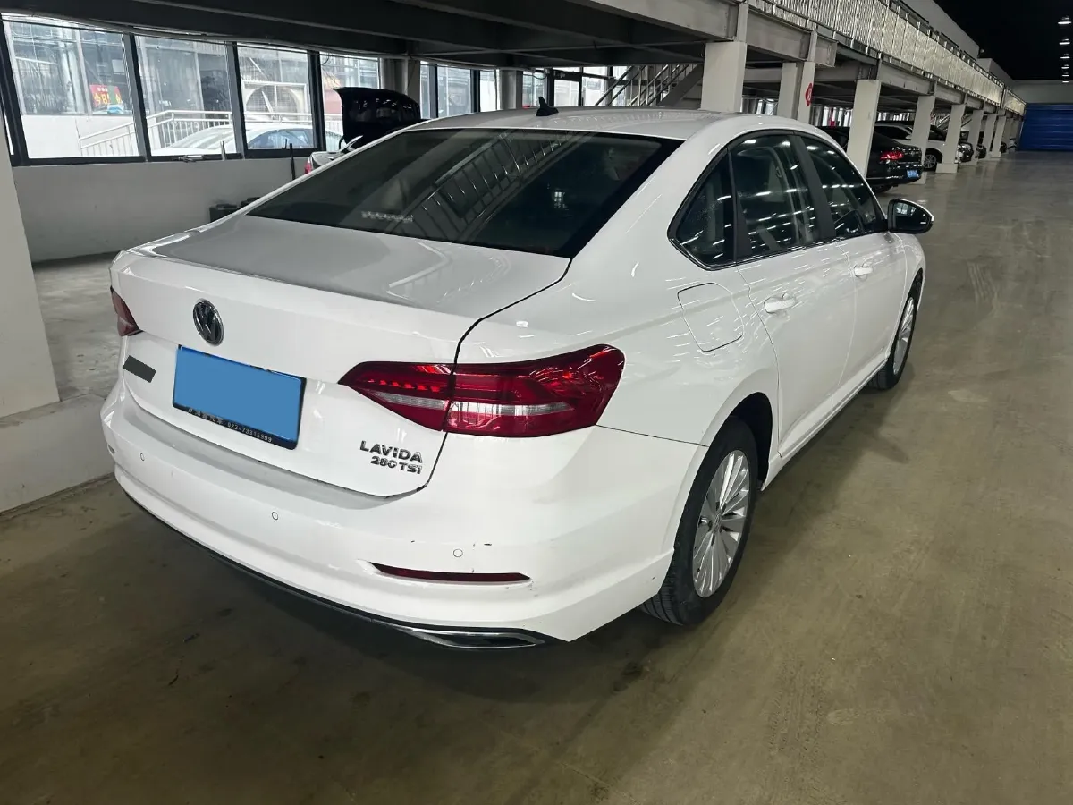 2018 Skoda Karoq 1.4T 150HP L4 7DCT,autocango,china used car exporter,china ev exporter,chinese used car exporter,chinese used ev exporter