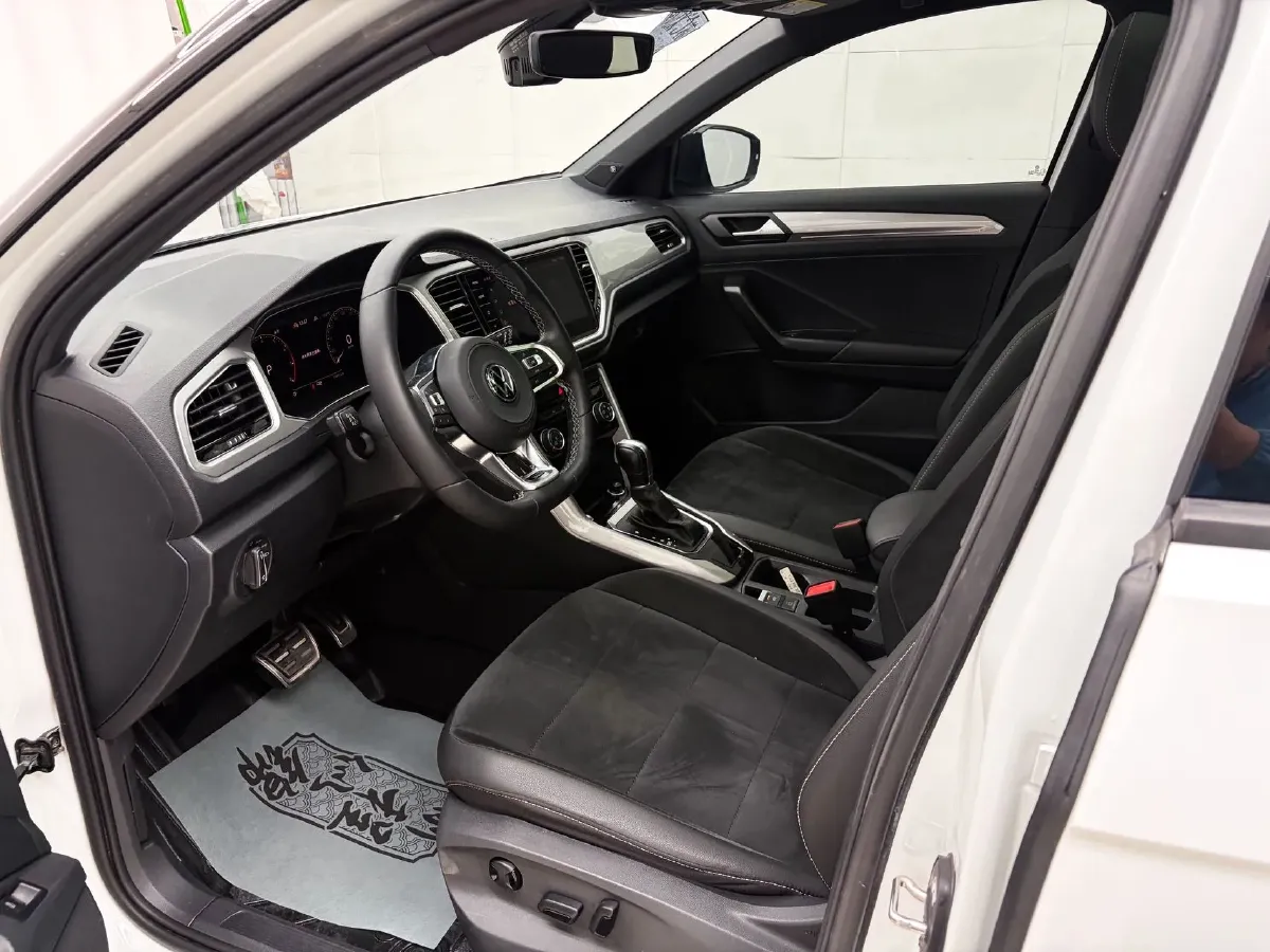 2022 Volkswagen T-Roc 1.4T 150HP L4 7DCT,autocango,china used car exporter,china ev exporter,chinese used car exporter,chinese used ev exporter
