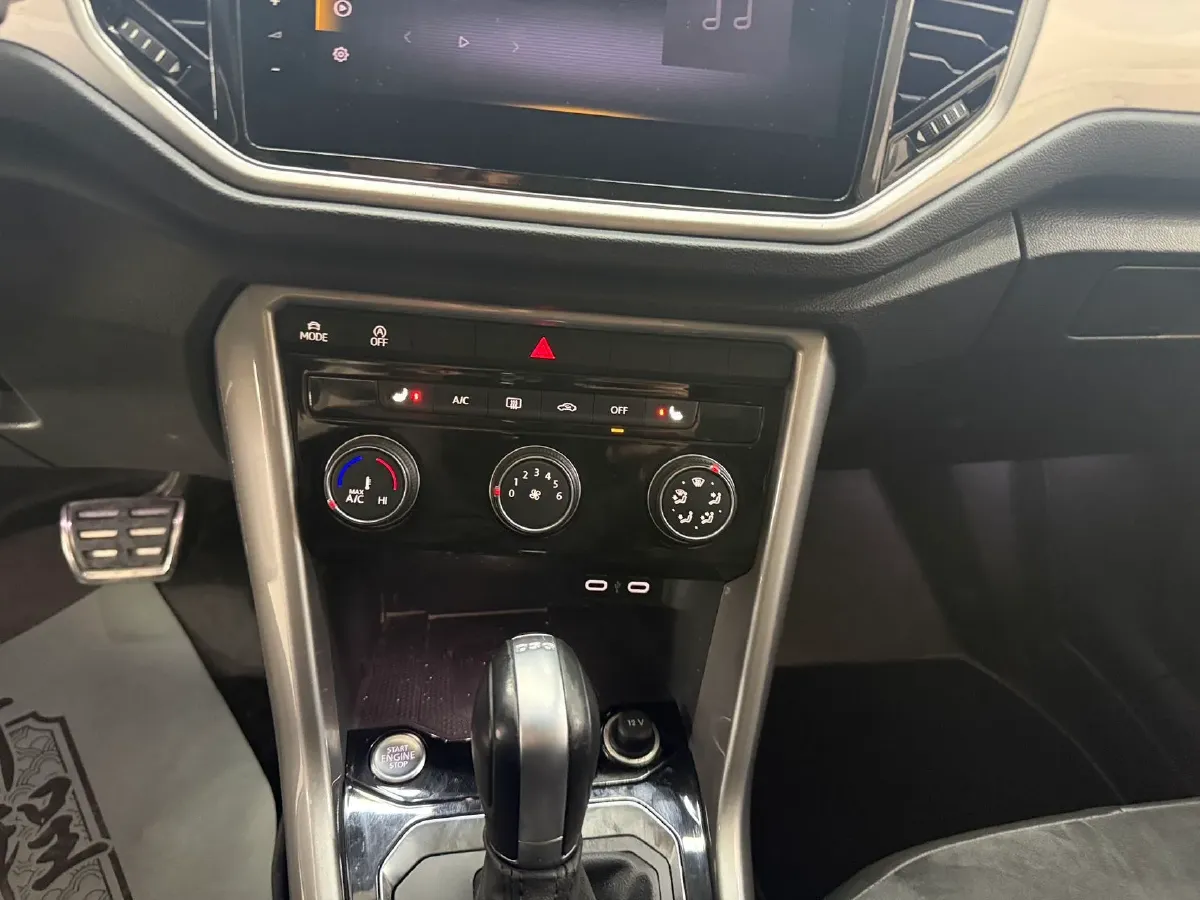 2022 Volkswagen T-Roc 1.4T 150HP L4 7DCT,autocango,china used car exporter,china ev exporter,chinese used car exporter,chinese used ev exporter