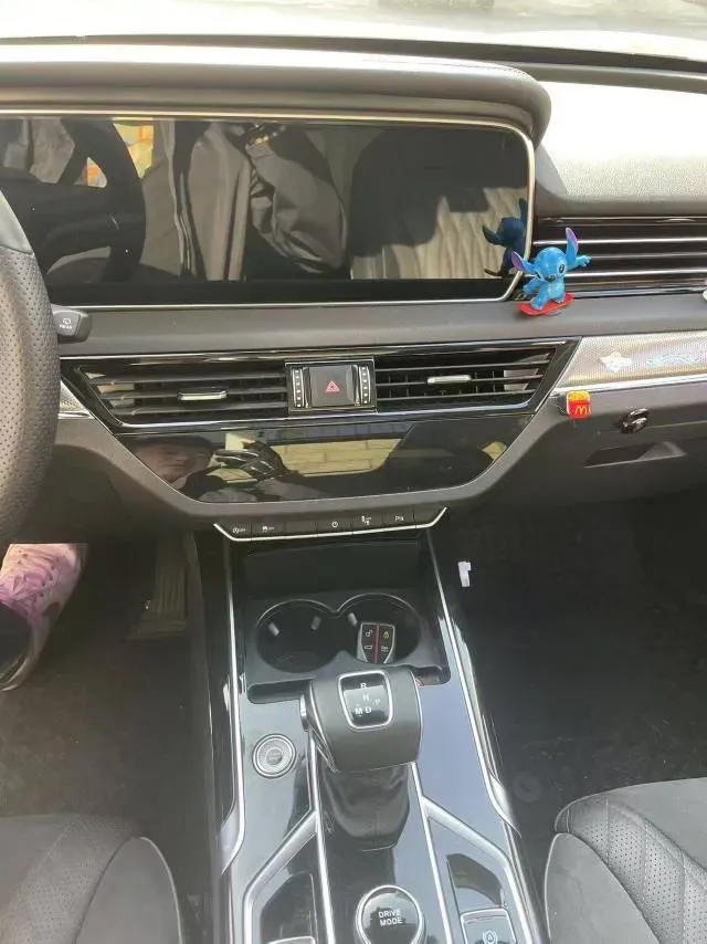 2022 HongQi HS5 2.0T 224HP L4 6AT,autocango,china used car exporter,china ev exporter,chinese used car exporter,chinese used ev exporter