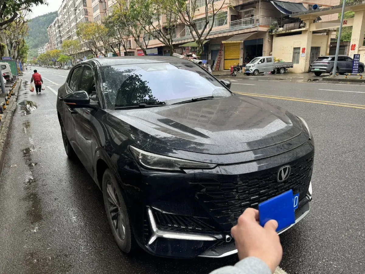 2024 ChangAn UNI-K 2.0T 233HP L4 8AT,autocango,china used car exporter,china ev exporter,chinese used car exporter,chinese used ev exporter