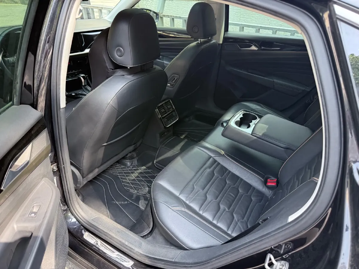 2020 Volkswagen Passat 2.0T 186HP L4 7DCT,autocango,china used car exporter,china ev exporter,chinese used car exporter,chinese used ev exporter