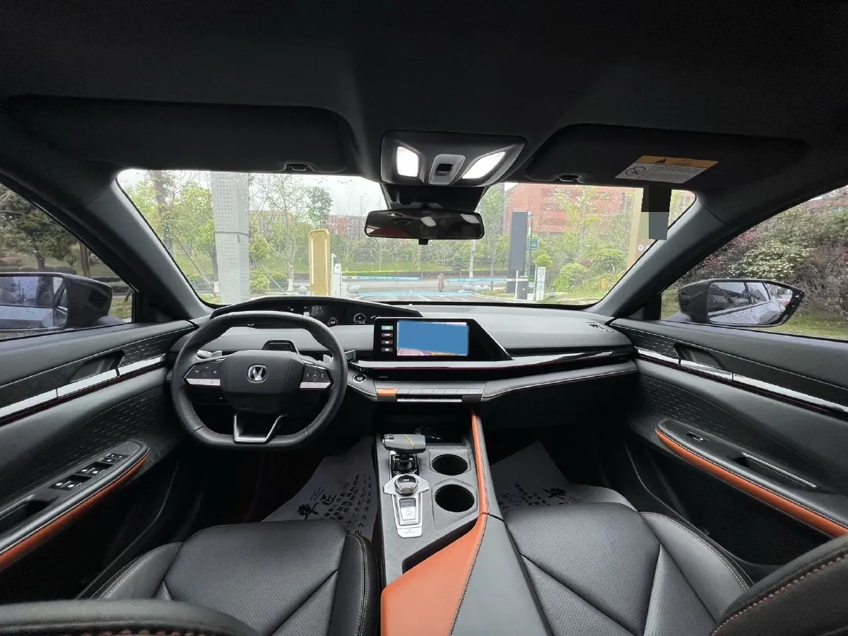 2022 ChangAn UNI-V 1.5T 188HP L4 7DCT,autocango,china used car exporter,china ev exporter,chinese used car exporter,chinese used ev exporter