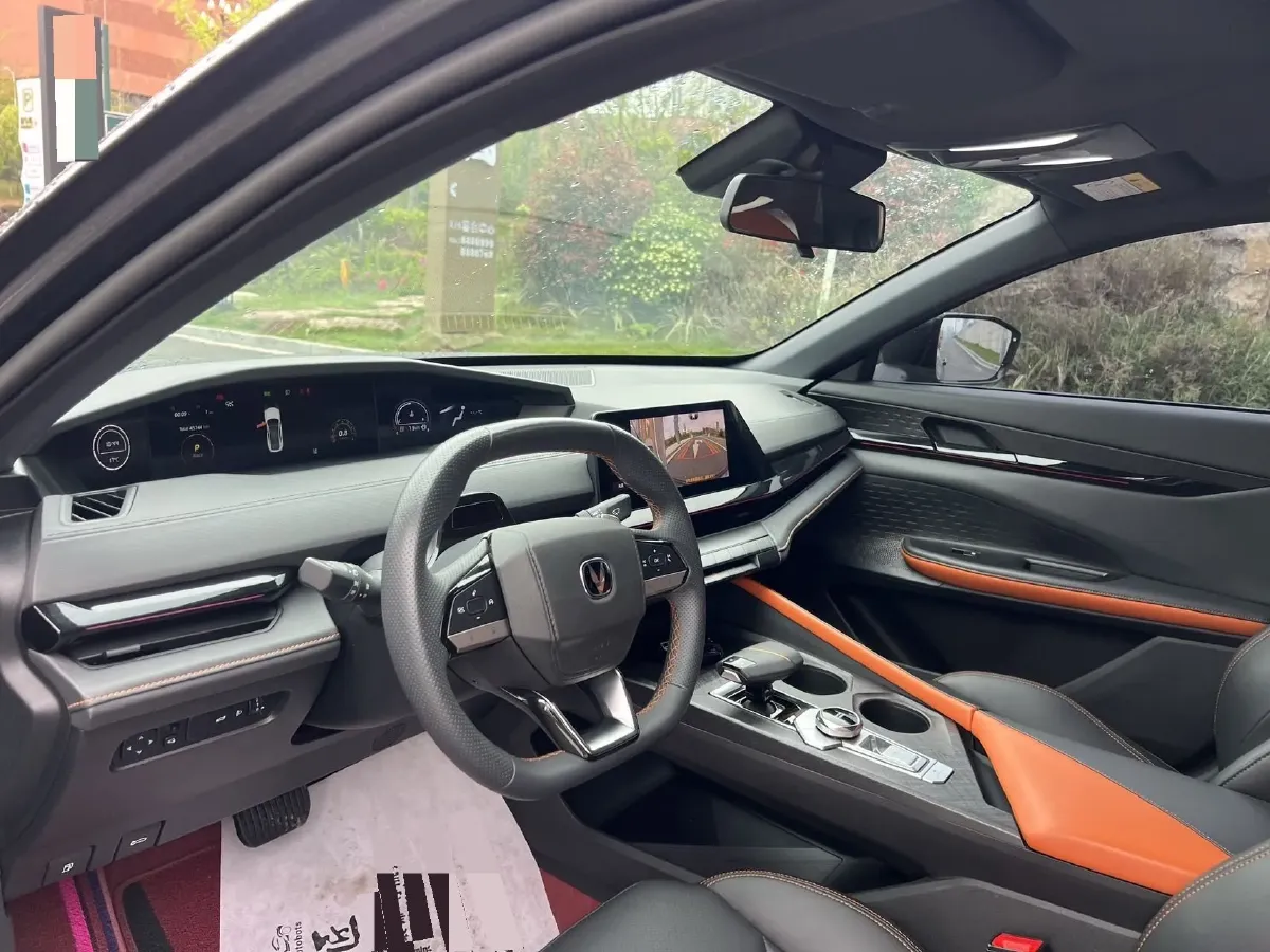 2022 ChangAn UNI-V 1.5T 188HP L4 7DCT,autocango,china used car exporter,china ev exporter,chinese used car exporter,chinese used ev exporter