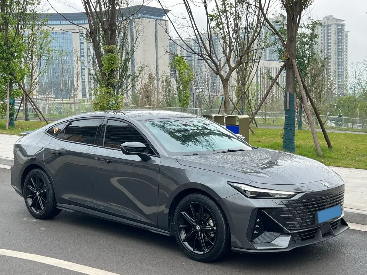 2022 ChangAn UNI-V 1.5T 188HP L4 7DCT,autocango,china used car exporter,china ev exporter,chinese used car exporter,chinese used ev exporter