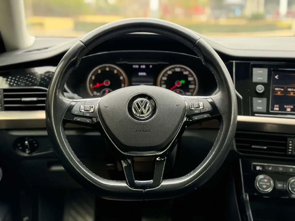 2020 Volkswagen Passat 2.0T 186HP L4 7DCT,autocango,china used car exporter,china ev exporter,chinese used car exporter,chinese used ev exporter