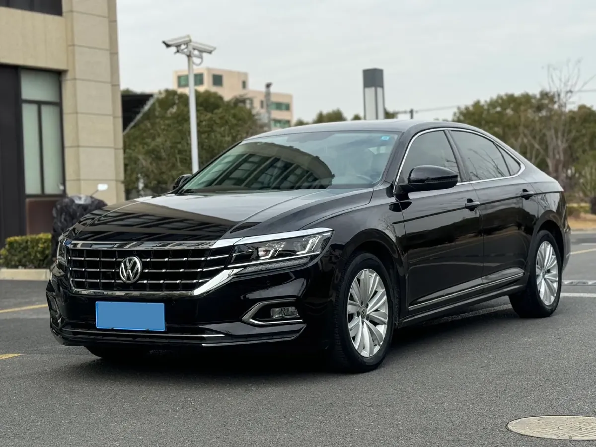 2020 Volkswagen Passat 2.0T 186HP L4 7DCT,autocango,china used car exporter,china ev exporter,chinese used car exporter,chinese used ev exporter