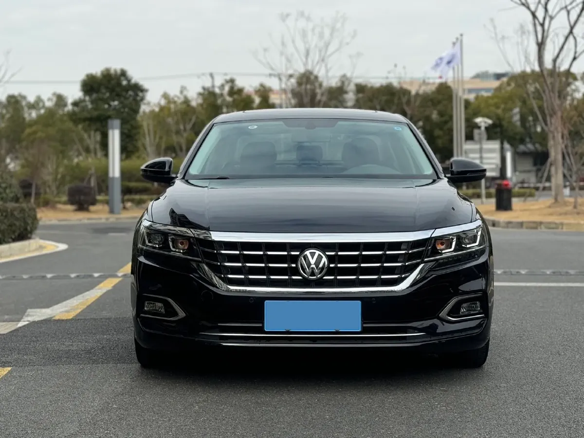 2020 Volkswagen Passat 2.0T 186HP L4 7DCT,autocango,china used car exporter,china ev exporter,chinese used car exporter,chinese used ev exporter