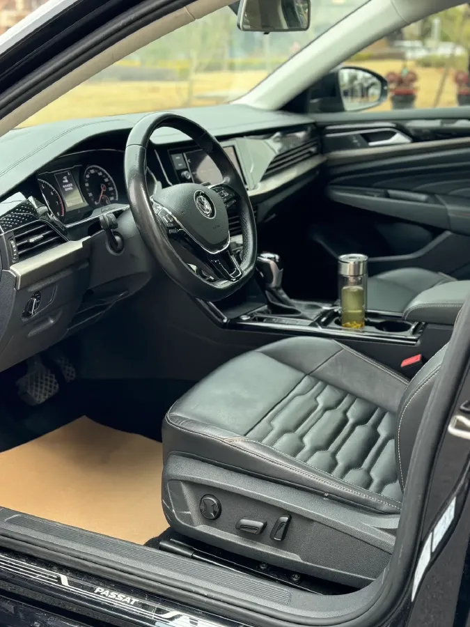 2020 Volkswagen Passat 2.0T 186HP L4 7DCT,autocango,china used car exporter,china ev exporter,chinese used car exporter,chinese used ev exporter
