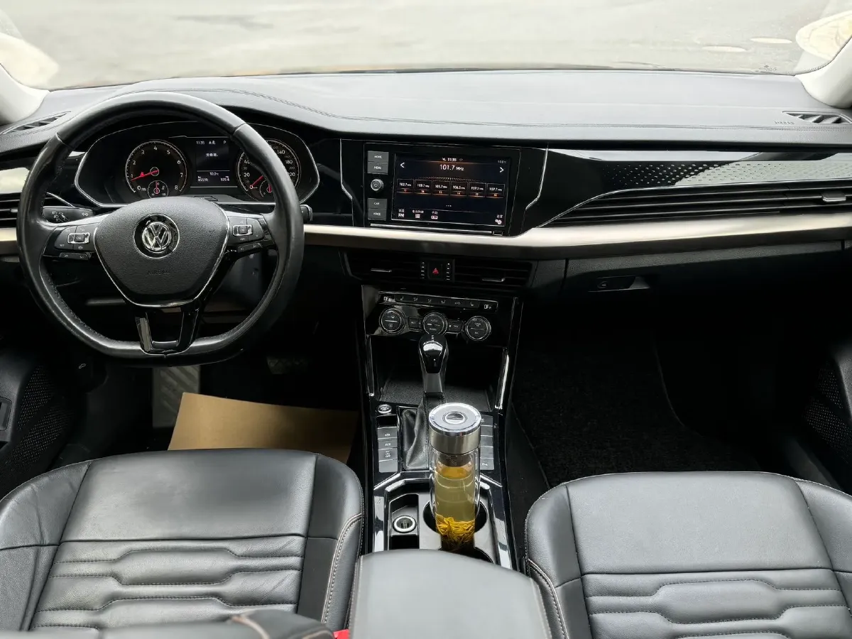 2020 Volkswagen Passat 2.0T 186HP L4 7DCT,autocango,china used car exporter,china ev exporter,chinese used car exporter,chinese used ev exporter