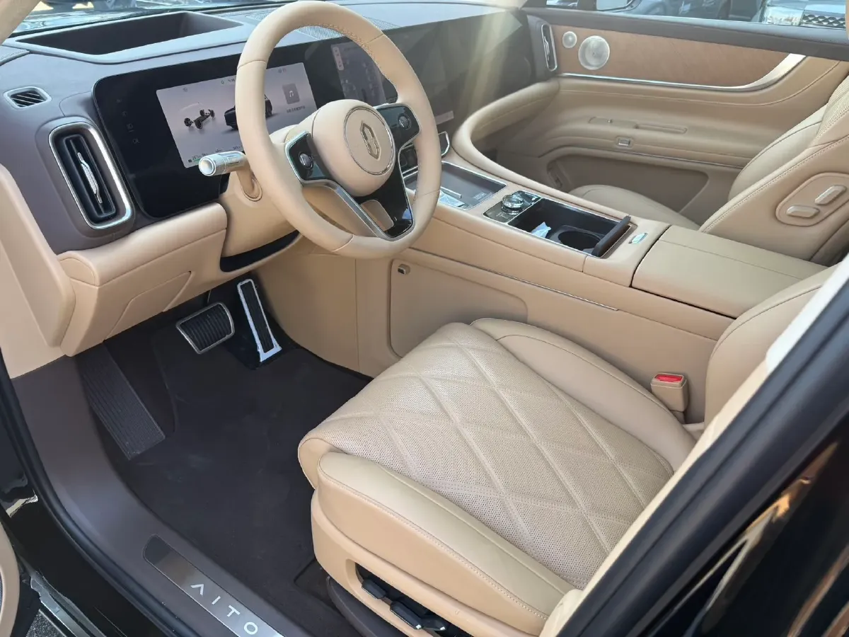 2025 AITO AITO M9 REEV 160HP REEV 52KWH,autocango,china used car exporter,china ev exporter,chinese used car exporter,chinese used ev exporter