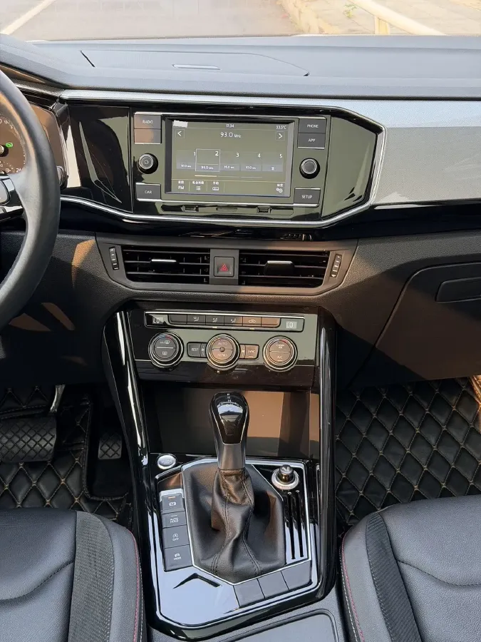 2019 Jeep Cherokee 2.0T 234HP L4 9AT,autocango,china used car exporter,china ev exporter,chinese used car exporter,chinese used ev exporter