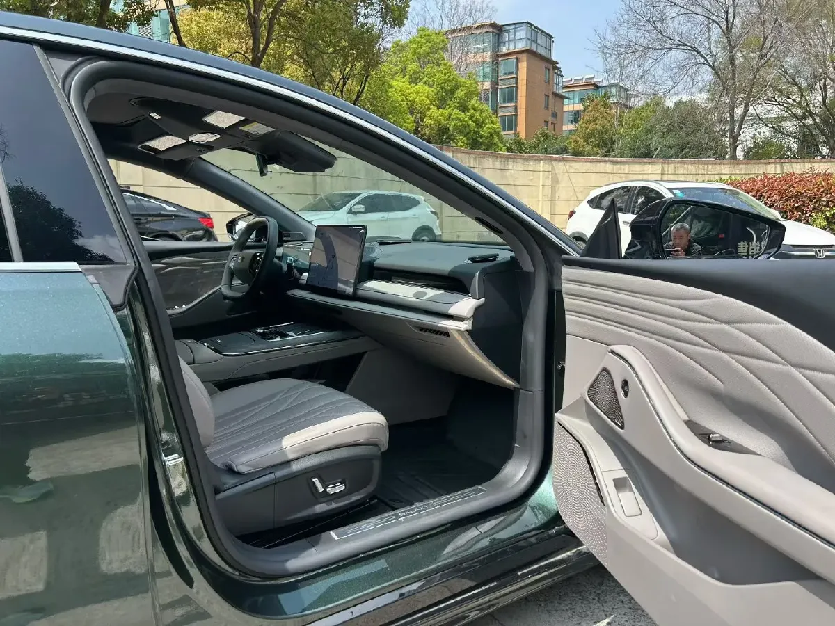 2025 Geely Galaxy Starshine 8 1.5T 163HP L4 3DHT PHEV 27.69KWH,autocango,china used car exporter,china ev exporter,chinese used car exporter,chinese used ev exporter