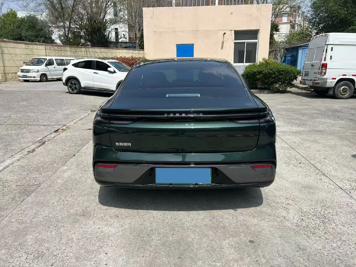 2025 Geely Galaxy Starshine 8 1.5T 163HP L4 3DHT PHEV 27.69KWH,autocango,china used car exporter,china ev exporter,chinese used car exporter,chinese used ev exporter