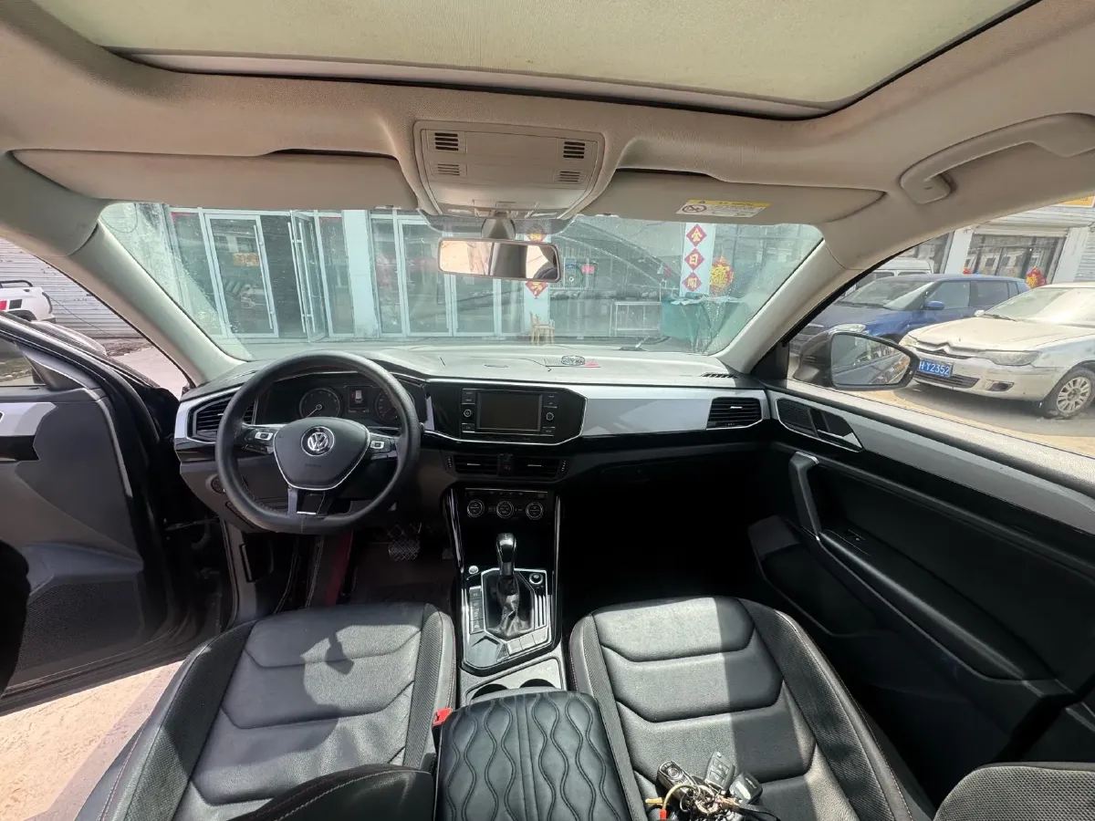 2019 Jeep Cherokee 2.0T 234HP L4 9AT,autocango,china used car exporter,china ev exporter,chinese used car exporter,chinese used ev exporter