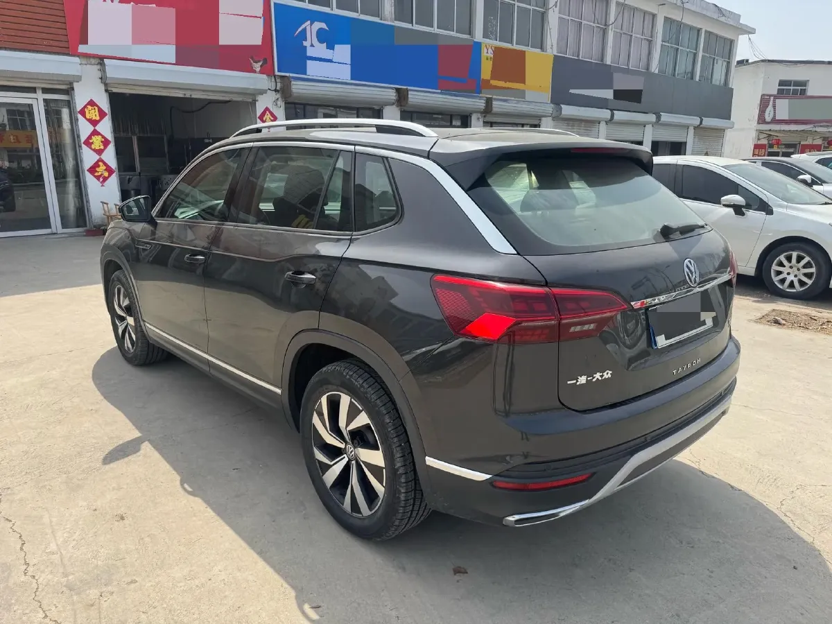 2019 Jeep Cherokee 2.0T 234HP L4 9AT,autocango,china used car exporter,china ev exporter,chinese used car exporter,chinese used ev exporter