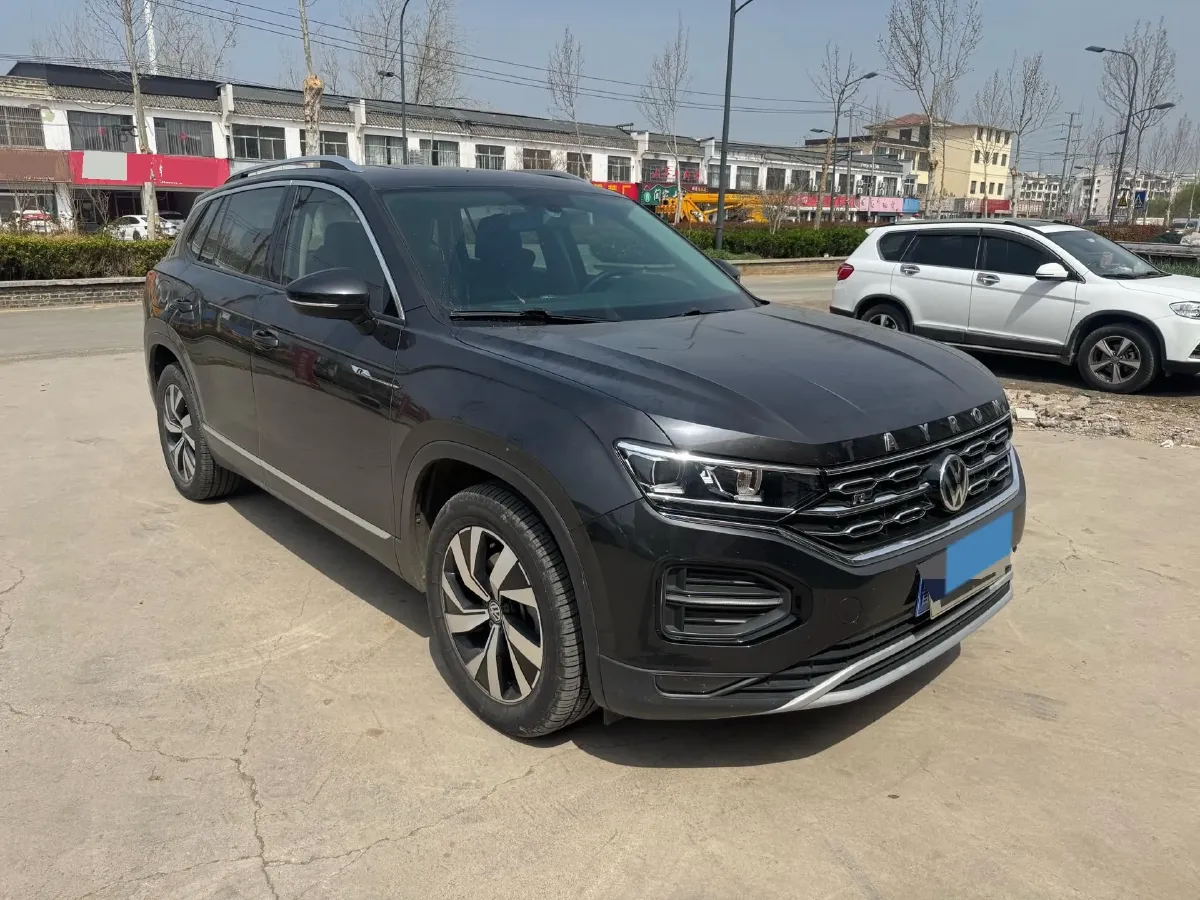 2019 Jeep Cherokee 2.0T 234HP L4 9AT,autocango,china used car exporter,china ev exporter,chinese used car exporter,chinese used ev exporter