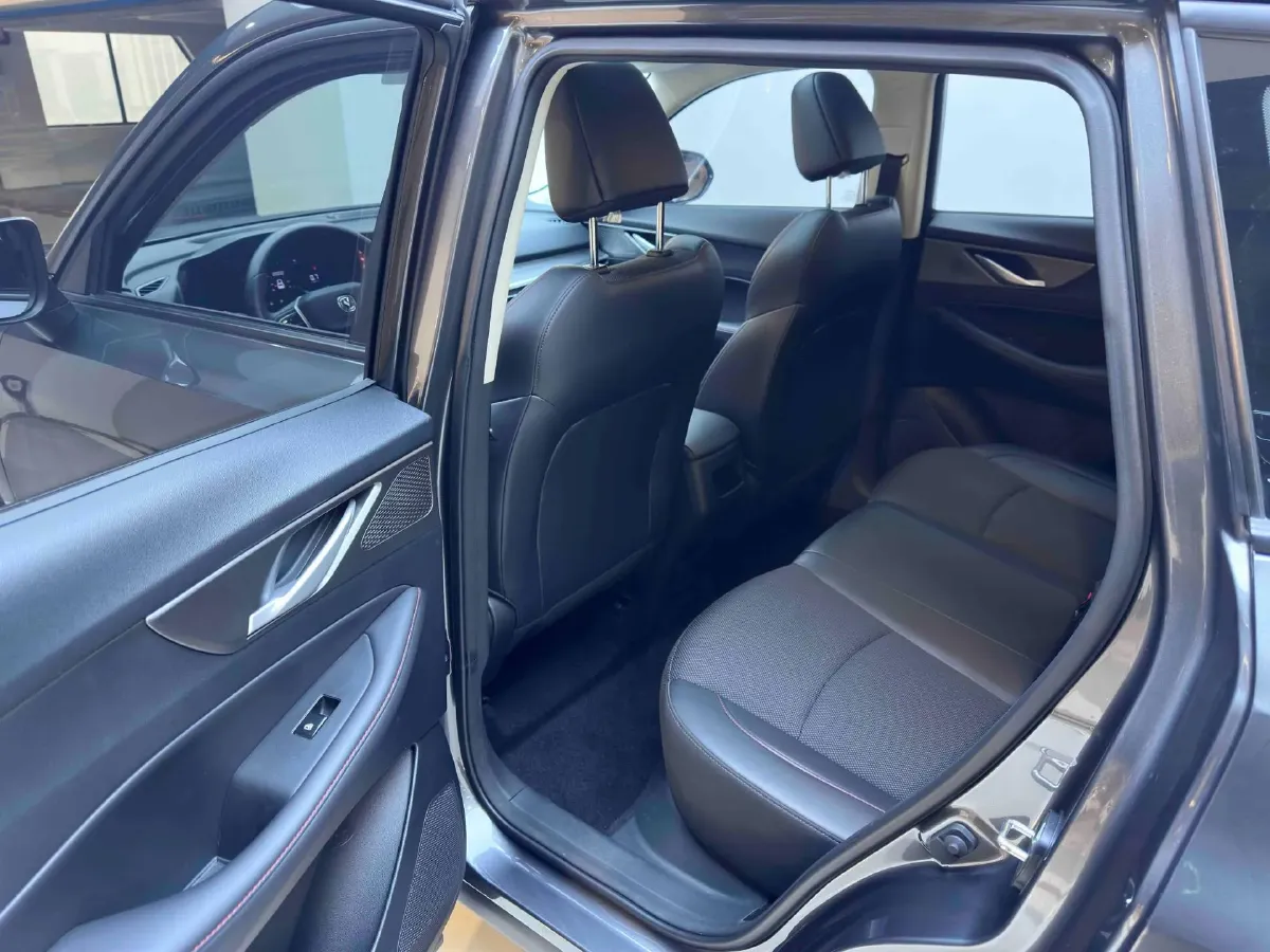 2023 ChangAn CS35 Plus 1.4T 160HP L4 7DCT,autocango,china used car exporter,china ev exporter,chinese used car exporter,chinese used ev exporter