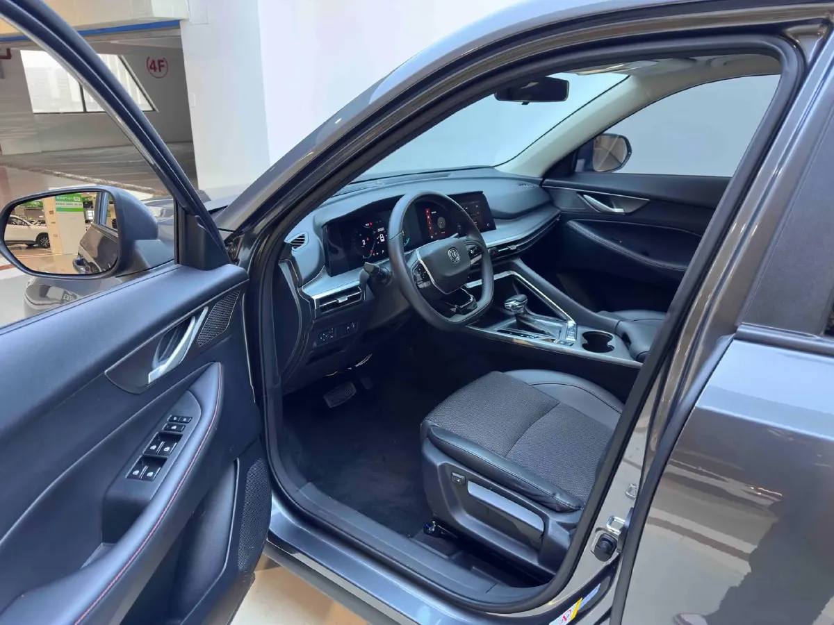 2023 ChangAn CS35 Plus 1.4T 160HP L4 7DCT,autocango,china used car exporter,china ev exporter,chinese used car exporter,chinese used ev exporter