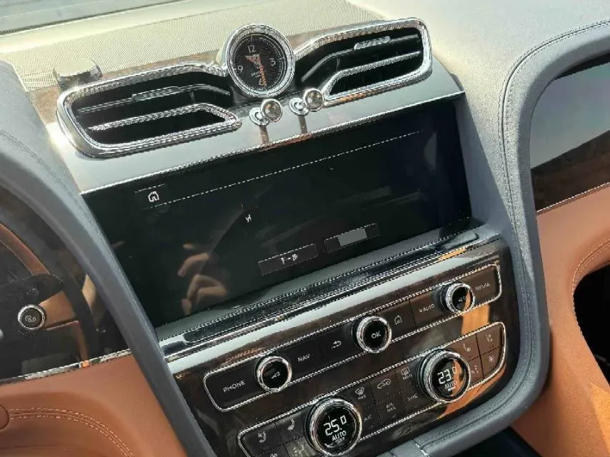 2022 Bentley Bentayga 4.0T 550HP V8 8AT,autocango,china used car exporter,china ev exporter,chinese used car exporter,chinese used ev exporter