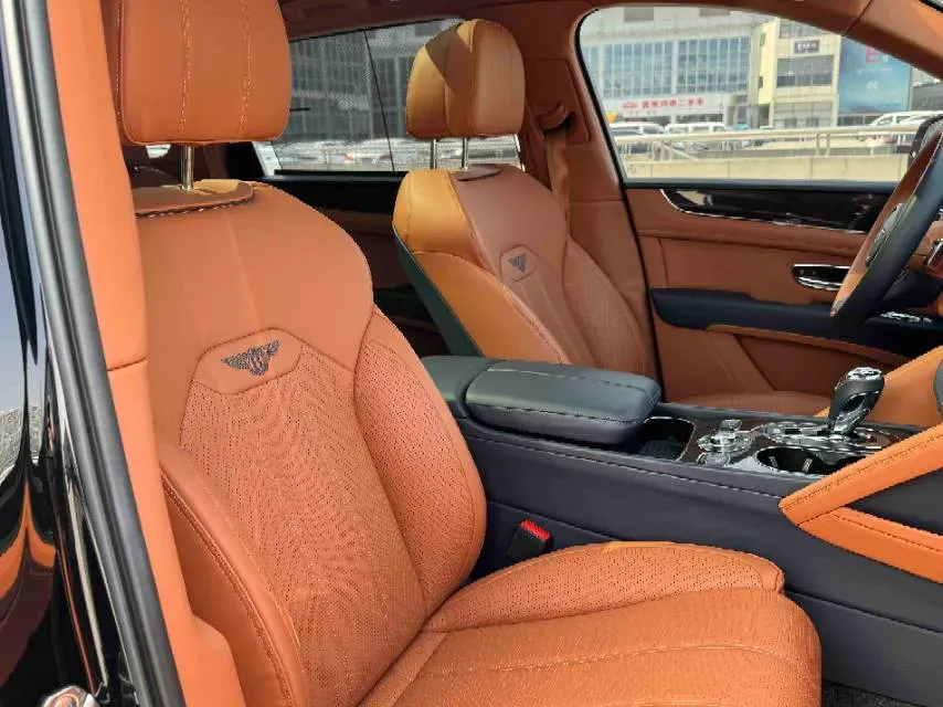 2022 Bentley Bentayga 4.0T 550HP V8 8AT,autocango,china used car exporter,china ev exporter,chinese used car exporter,chinese used ev exporter